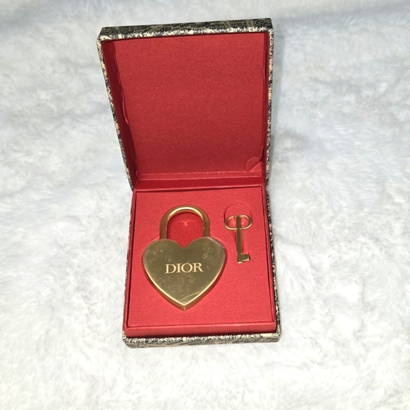 Christian Dior Heart Padlock Brand New - Picture 2 of 7